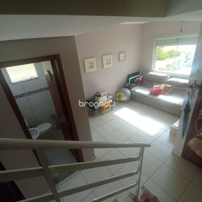 Casa com 95m², 2 garagens, no bairro Ingleses do Rio Vermelho em Florianópolis