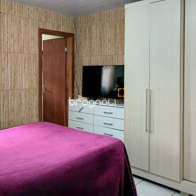 Casa com 420m², 3 quartos (sendo 3 suítes), 2 garagens, no bairro Rio Vermelho em Florianópolis