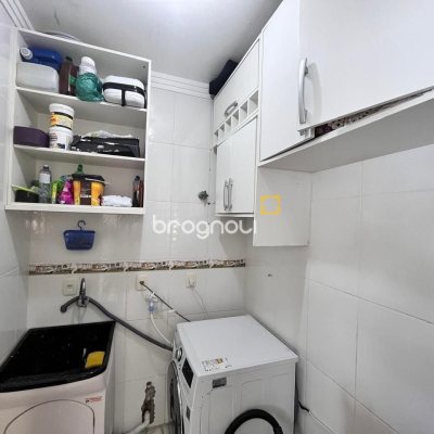 Casa com 140m², 4 quartos (sendo 1 suíte), 2 garagens, no bairro Pedra Branca em Palhoça