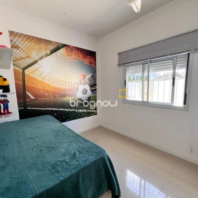 Casa com 140m², 4 quartos (sendo 1 suíte), 2 garagens, no bairro Pedra Branca em Palhoça