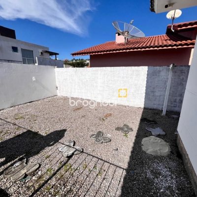 Casa com 140m², 4 quartos (sendo 1 suíte), 2 garagens, no bairro Pedra Branca em Palhoça