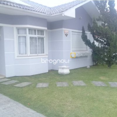 Casa com 140m², 4 quartos (sendo 1 suíte), 2 garagens, no bairro Pedra Branca em Palhoça