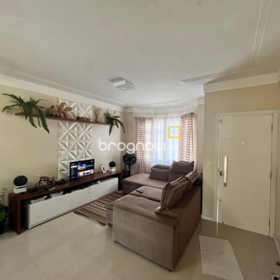 Casa com 140m², 4 quartos (sendo 1 suíte), 2 garagens, no bairro Pedra Branca em Palhoça