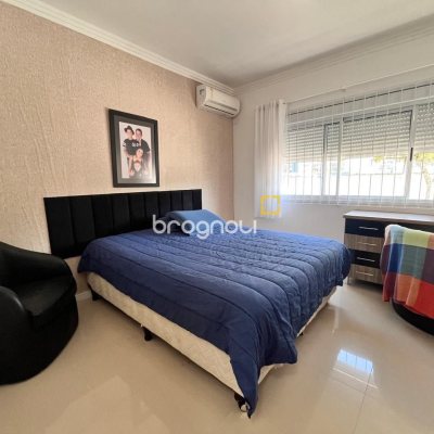 Casa com 140m², 4 quartos (sendo 1 suíte), 2 garagens, no bairro Pedra Branca em Palhoça