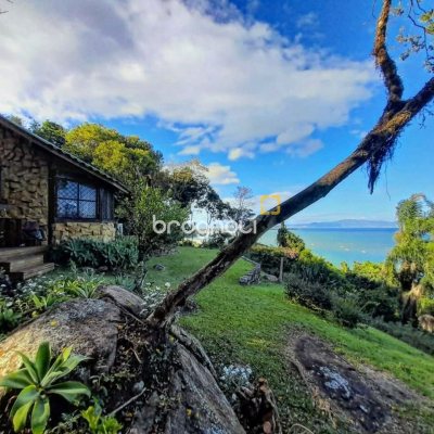 Casa Comercial com 226m², 4 garagens, no bairro Jurerê em Florianópolis