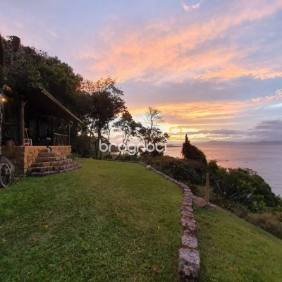 Casa Comercial com 226m², 4 garagens, no bairro Jurerê em Florianópolis