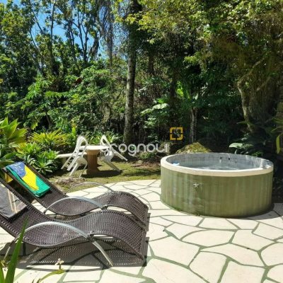 Casa Comercial com 226m², 4 garagens, no bairro Jurerê em Florianópolis