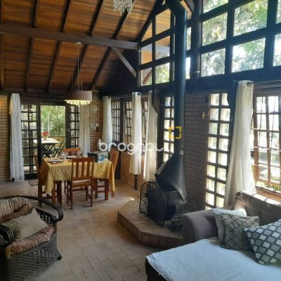 Casa Comercial com 226m², 4 garagens, no bairro Jurerê em Florianópolis