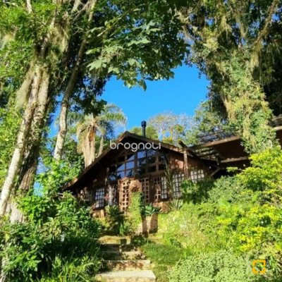 Casa Comercial com 226m², 4 garagens, no bairro Jurerê em Florianópolis