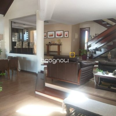 Casa com 309m², 3 quartos (sendo 3 suítes), 4 garagens, no bairro João Paulo em Florianópolis