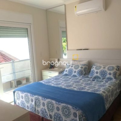 Casa com 309m², 3 quartos (sendo 3 suítes), 4 garagens, no bairro João Paulo em Florianópolis