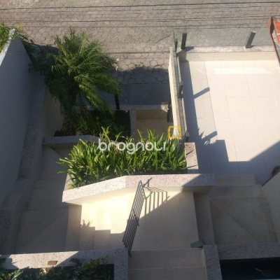Casa com 309m², 3 quartos (sendo 3 suítes), 4 garagens, no bairro João Paulo em Florianópolis