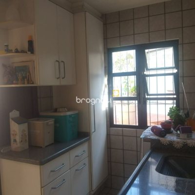 Casa com 309m², 3 quartos (sendo 3 suítes), 4 garagens, no bairro João Paulo em Florianópolis