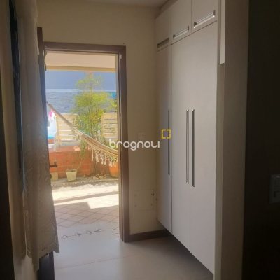 Casa com 309m², 3 quartos (sendo 3 suítes), 4 garagens, no bairro João Paulo em Florianópolis