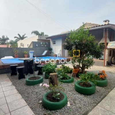 Casa com 104m², 3 quartos, 3 garagens, no bairro Ingleses em Florianópolis