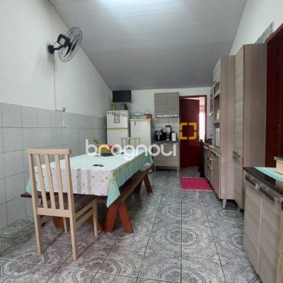 Casa com 104m², 3 quartos, 3 garagens, no bairro Ingleses em Florianópolis