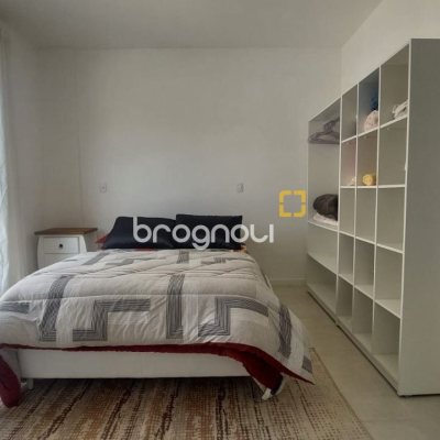 Apartamento com 71m², 2 quartos (sendo 1 suíte), 1 garagem, no bairro Campeche em Florianópolis