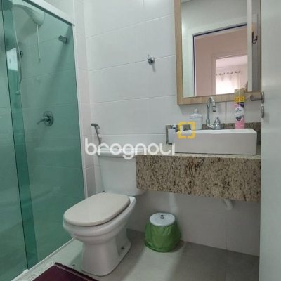 Apartamento com 71m², 2 quartos (sendo 1 suíte), 1 garagem, no bairro Campeche em Florianópolis