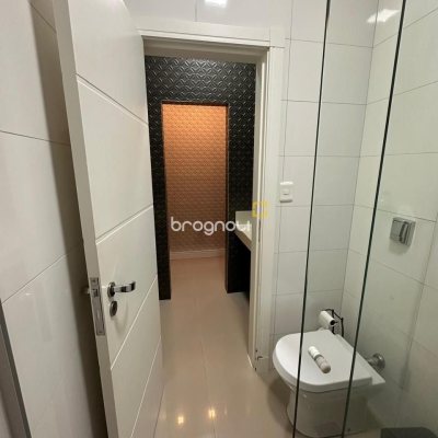 Casa com 210m², 3 quartos (sendo 1 suíte), 2 garagens, no bairro Aririú em Palhoça