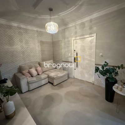 Casa com 210m², 3 quartos (sendo 1 suíte), 2 garagens, no bairro Aririú em Palhoça