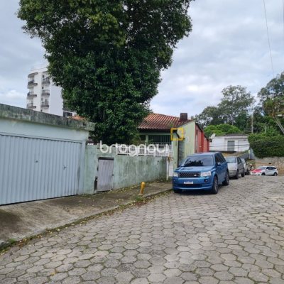 Terreno com 676m², no bairro Carvoeira em Florianópolis