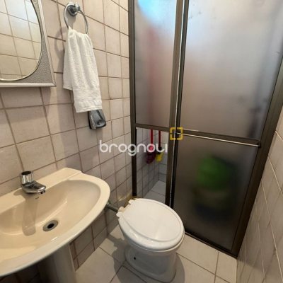Apartamento com 129m², 4 quartos (sendo 2 suítes), 2 garagens, no bairro Centro em Florianópolis