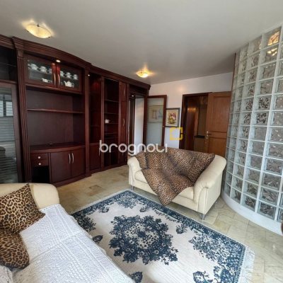 Apartamento com 129m², 4 quartos (sendo 2 suítes), 2 garagens, no bairro Centro em Florianópolis