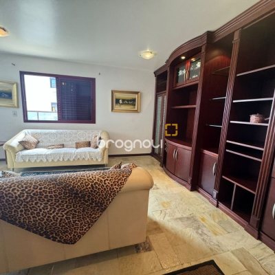 Apartamento com 129m², 4 quartos (sendo 2 suítes), 2 garagens, no bairro Centro em Florianópolis