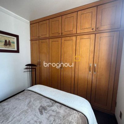 Apartamento com 129m², 4 quartos (sendo 2 suítes), 2 garagens, no bairro Centro em Florianópolis