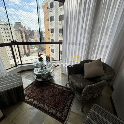 Apartamento com 129m², 4 quartos (sendo 2 suítes), 2 garagens, no bairro Centro em Florianópolis