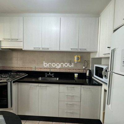 Apartamento com 129m², 4 quartos (sendo 2 suítes), 2 garagens, no bairro Centro em Florianópolis
