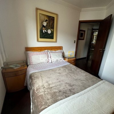 Apartamento com 129m², 4 quartos (sendo 2 suítes), 2 garagens, no bairro Centro em Florianópolis