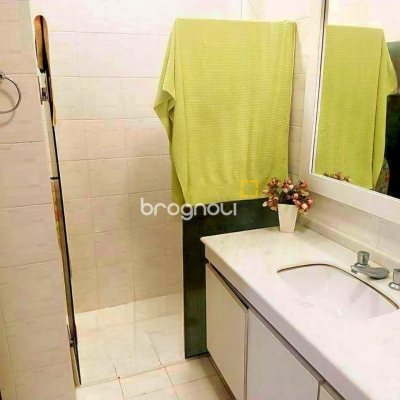 Casa com 2247m², 6 quartos (sendo 2 suítes), 10 garagens, no bairro Carvoeira em Florianópolis