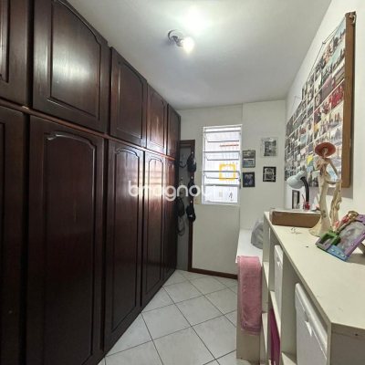 Apartamento com 138m², 3 quartos (sendo 1 suíte), 1 garagem, no bairro Kobrasol em São José