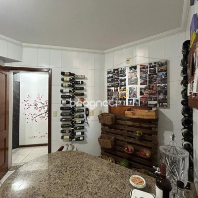 Apartamento com 138m², 3 quartos (sendo 1 suíte), 1 garagem, no bairro Kobrasol em São José