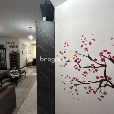 Apartamento com 138m², 3 quartos (sendo 1 suíte), 1 garagem, no bairro Kobrasol em São José