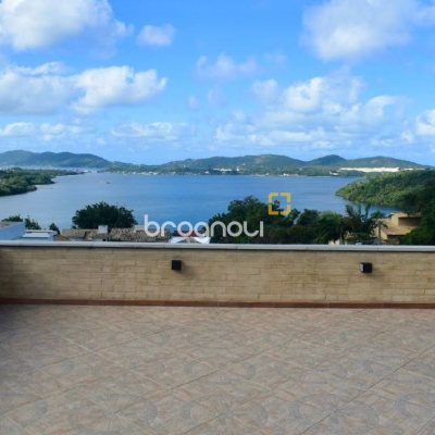 Casa com 209m², 4 quartos (sendo 1 suíte), 2 garagens, no bairro Lagoa da Conceição em Florianópolis