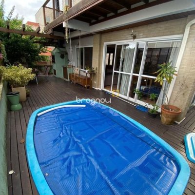 Casa com 209m², 4 quartos (sendo 1 suíte), 2 garagens, no bairro Lagoa da Conceição em Florianópolis