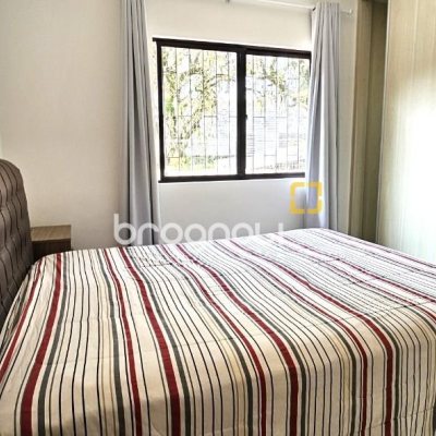 Casa com 228m², 3 quartos (sendo 1 suíte), 3 garagens, no bairro Pantanal em Florianópolis