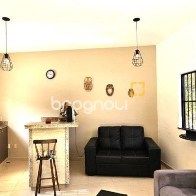 Casa com 228m², 3 quartos (sendo 1 suíte), 3 garagens, no bairro Pantanal em Florianópolis