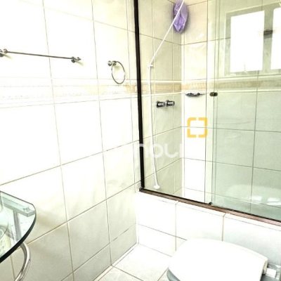 Casa com 228m², 3 quartos (sendo 1 suíte), 3 garagens, no bairro Pantanal em Florianópolis