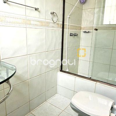 Casa com 228m², 3 quartos (sendo 1 suíte), 3 garagens, no bairro Pantanal em Florianópolis