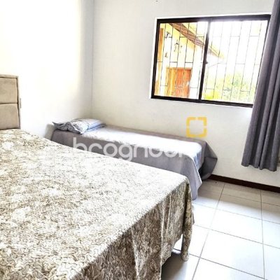 Casa com 228m², 3 quartos (sendo 1 suíte), 3 garagens, no bairro Pantanal em Florianópolis