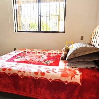 Casa com 228m², 3 quartos (sendo 1 suíte), 3 garagens, no bairro Pantanal em Florianópolis