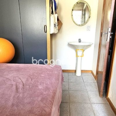 Casa com 228m², 3 quartos (sendo 1 suíte), 3 garagens, no bairro Pantanal em Florianópolis