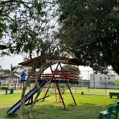 Terreno com 329m², no bairro Campeche em Florianópolis
