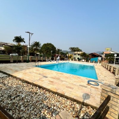 Terreno com 329m², no bairro Campeche em Florianópolis