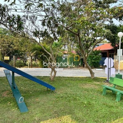 Terreno com 329m², no bairro Campeche em Florianópolis
