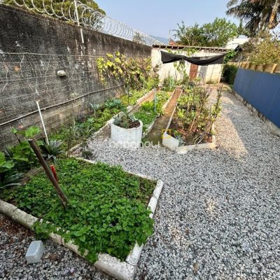 Terreno com 329m², no bairro Campeche em Florianópolis