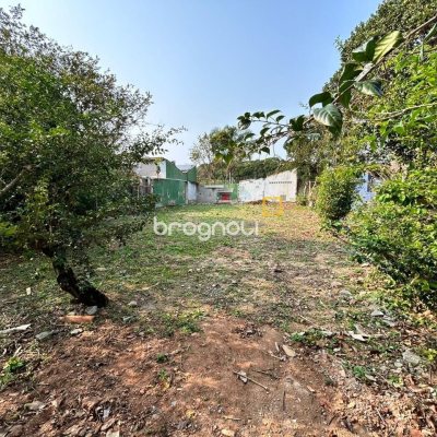 Terreno com 329m², no bairro Campeche em Florianópolis